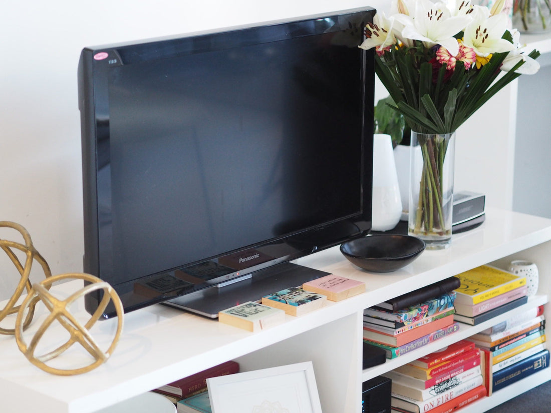 Realistic Hacks for Decorating a Furnished Rental Apartment